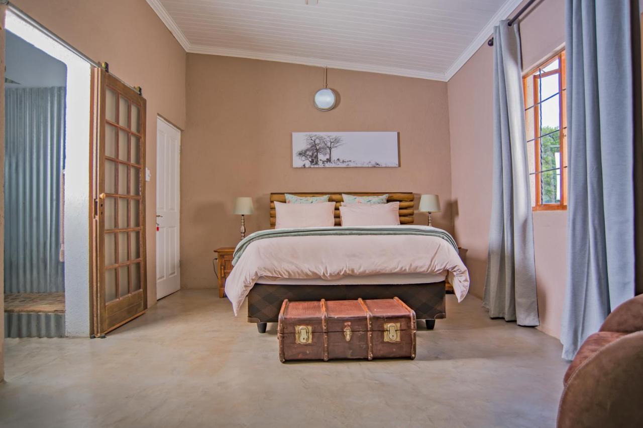 Caracal Lodge Alkmaar Екстериор снимка